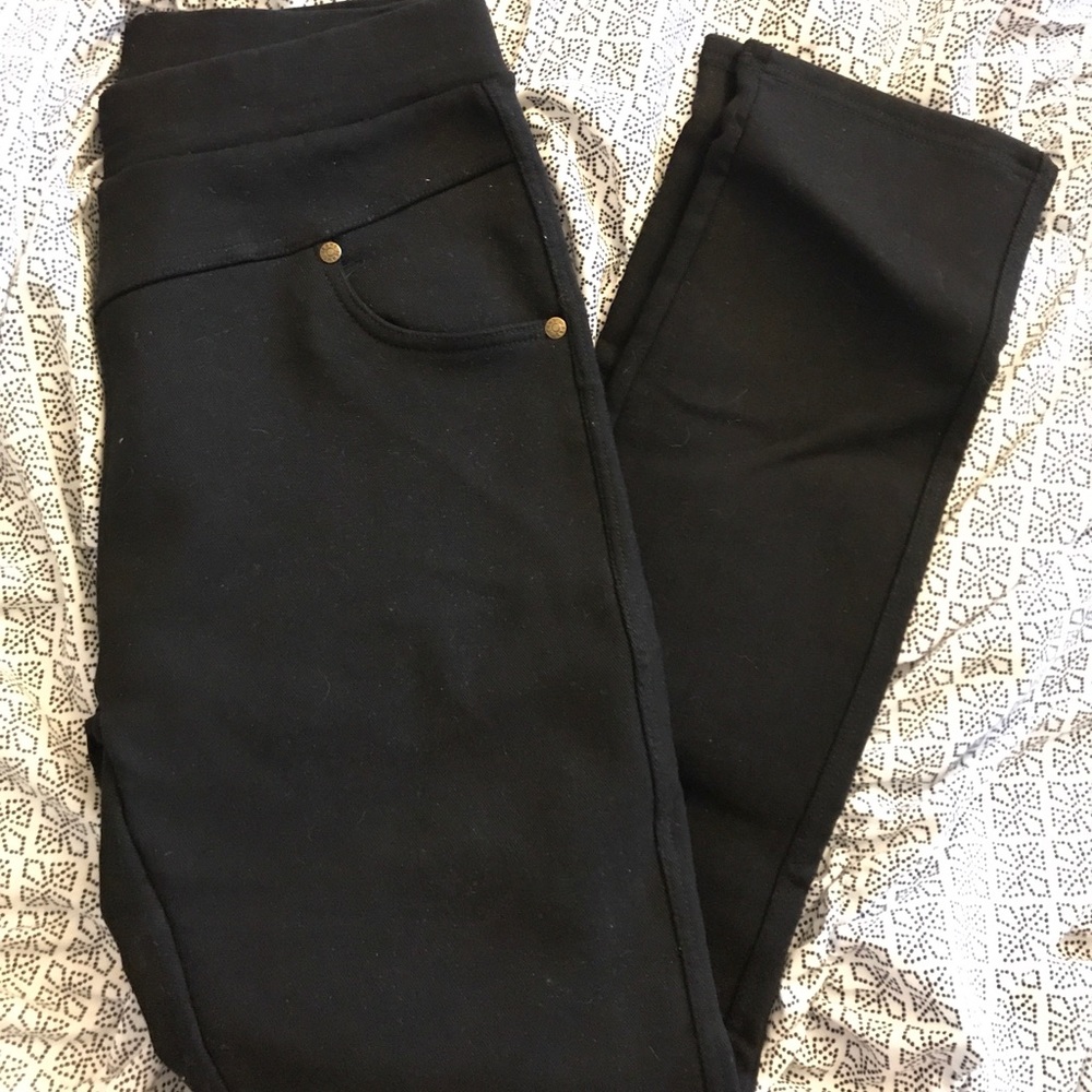 BLACK JEGGINGS W CUTE POCKET DESIGN